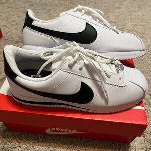 Nike cortez basic
